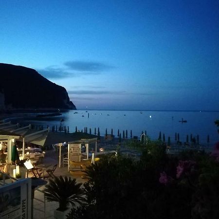Camere Due Per Due Sirolo Εξωτερικό φωτογραφία